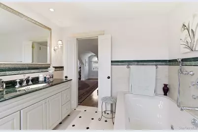 1421 Burton Street, Whitestone, NY 11357 - Photo 40