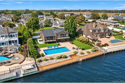 8 Shoal Drive, West Islip, NY 11795 - Photo 6