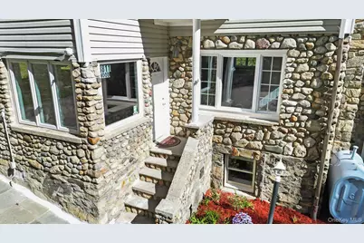 3811 Wood Street, Jefferson Valley, NY 10535 - Photo 12