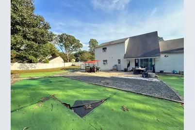 79 Hawkins Path, Coram, NY 11727 - Photo 4