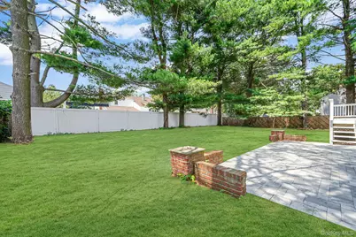180 Branch Avenue, Central Islip, NY 11722 - Photo 28