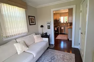 264-63 Langston Ave, Glen Oaks, NY 11004 - Photo 10
