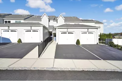 272 Silver Timber Drive, Yaphank, NY 11980 - Photo 28