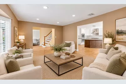 3 Lesley Drive, Syosset, NY 11791 - Photo 4