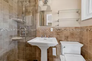 3 Lesley Dr, Syosset, NY 11791 - Photo 20