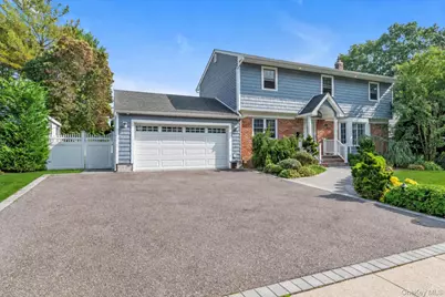 3 Lesley Drive, Syosset, NY 11791 - Photo 2