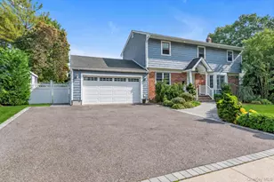 3 Lesley Dr, Syosset, NY 11791 - Photo 2