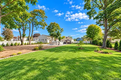 45 Matthews Avenue, West Babylon, NY 11704 - Photo 24