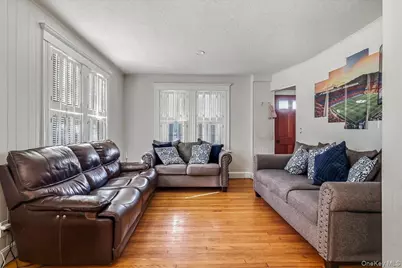 55 Columbia Street, Farmingdale, NY 11735 - Photo 4