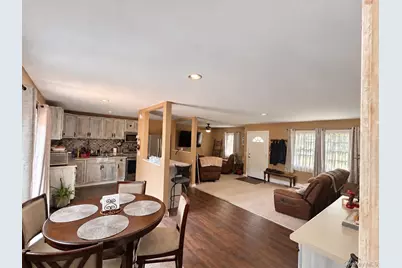 39 Orchid Road, Patchogue, NY 11772 - Photo 2