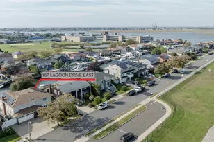 167 Lagoon Dr E, Long Beach, NY 11561 - Photo 42