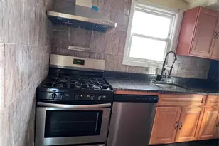 130-18 228th St, Springfield Gardens, NY 11413 - Photo 10