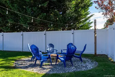 125 Carroll Avenue, Ronkonkoma, NY 11779 - Photo 32