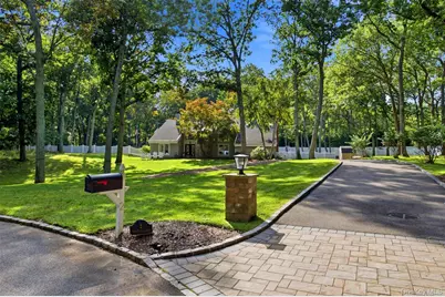 2 White Cap Court, Lloyd Harbor, NY 11743 - Photo 2