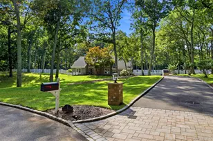 2 White Cap Ct, Lloyd Harbor, NY 11743 - Photo 2