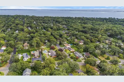 67 Wakeman Road, Hampton Bays, NY 11946 - Photo 18