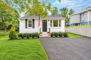 29 Overhill Rd, Rocky Point, NY 11778 - Photo 2