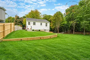 29 Overhill Rd, Rocky Point, NY 11778 - Photo 6