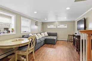 208 Island Pkwy W, Island Park, NY 11558 - Photo 20