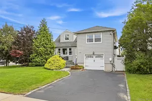208 Island Pkwy W, Island Park, NY 11558 - Photo 2