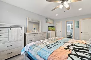 100 Fairview Cir, Middle Island, NY 11953 - Photo 20