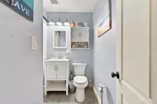 100 Fairview Cir, Middle Island, NY 11953 - Photo 22