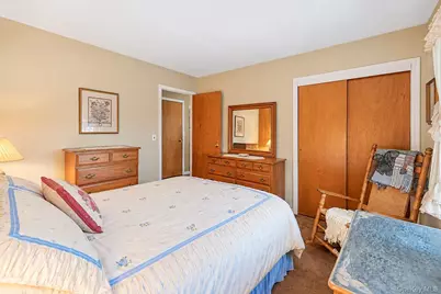 2306 Pine Avenue, Ronkonkoma, NY 11779 - Photo 32