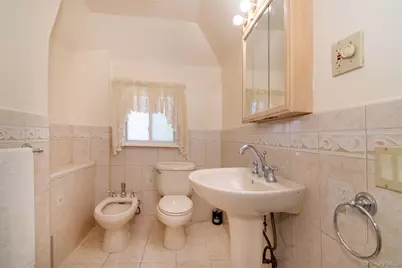 17 Lake Avenue, Yonkers, NY 10703 - Photo 24