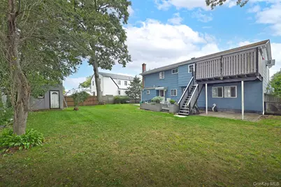 245 N Fulton Avenue, Lindenhurst, NY 11757 - Photo 28
