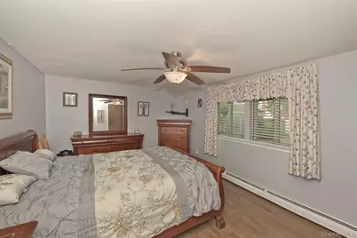 245 N Fulton Avenue, Lindenhurst, NY 11757 - Photo 22