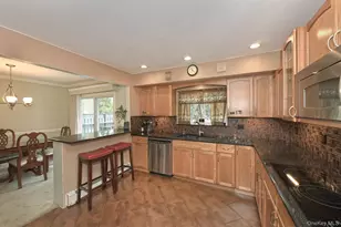 245 N Fulton Ave, Lindenhurst, NY 11757 - Photo 8