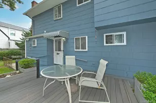 245 N Fulton Ave, Lindenhurst, NY 11757 - Photo 26