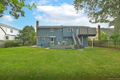 245 N Fulton Avenue, Lindenhurst, NY 11757 - Photo 30