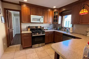 8 Walnut Pl, Lindenhurst, NY 11757 - Photo 6