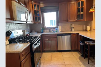 8 Walnut Place, Lindenhurst, NY 11757 - Photo 18
