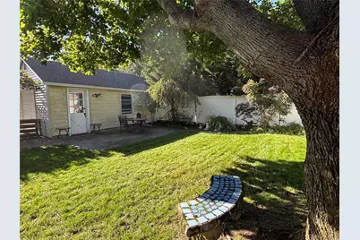 8 Walnut Place, Lindenhurst, NY 11757 - Photo 16