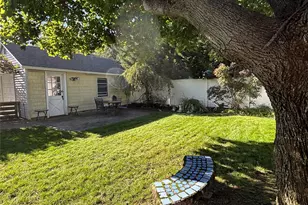 8 Walnut Pl, Lindenhurst, NY 11757 - Photo 16