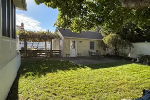 8 Walnut Pl, Lindenhurst, NY 11757 - Photo 42