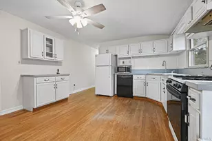 3 Alamo Dr, Farmingville, NY 11738 - Photo 10