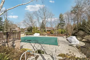 87 Northgate Cir, Melville, NY 11747 - Photo 36