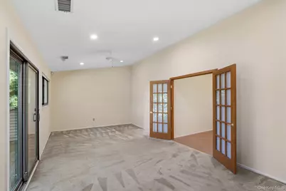 87 Northgate Circle, Melville, NY 11747 - Photo 16