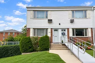 14-82 212th St, Bayside, NY 11360 - Photo 4