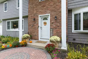24 Frank St, Smithtown, NY 11787 - Photo 4