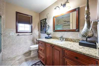 120 Waldo Street, Copiague, NY 11726 - Photo 24