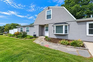 27 Lehigh Ln, Farmingville, NY 11738 - Photo 2