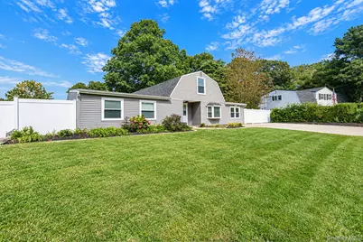 27 Lehigh Lane, Farmingville, NY 11738 - Photo 1