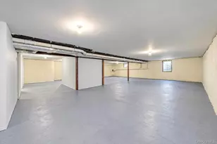 29 East St, Hicksville, NY 11801 - Photo 42