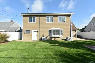 26 Ballad Ln, Hicksville, NY 11801 - Photo 24
