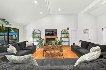 7 Bridle Path, Westhampton Beach, NY 11978 - Photo 6