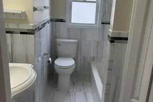 916 Center Dr, Franklin Square, NY 11010 - Photo 8